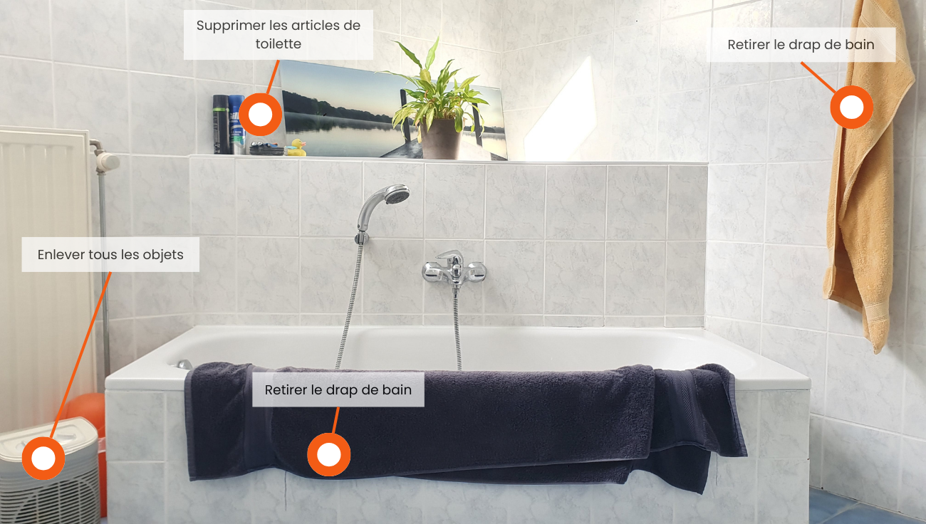 suppression objet avec outil de pointage salle de bain